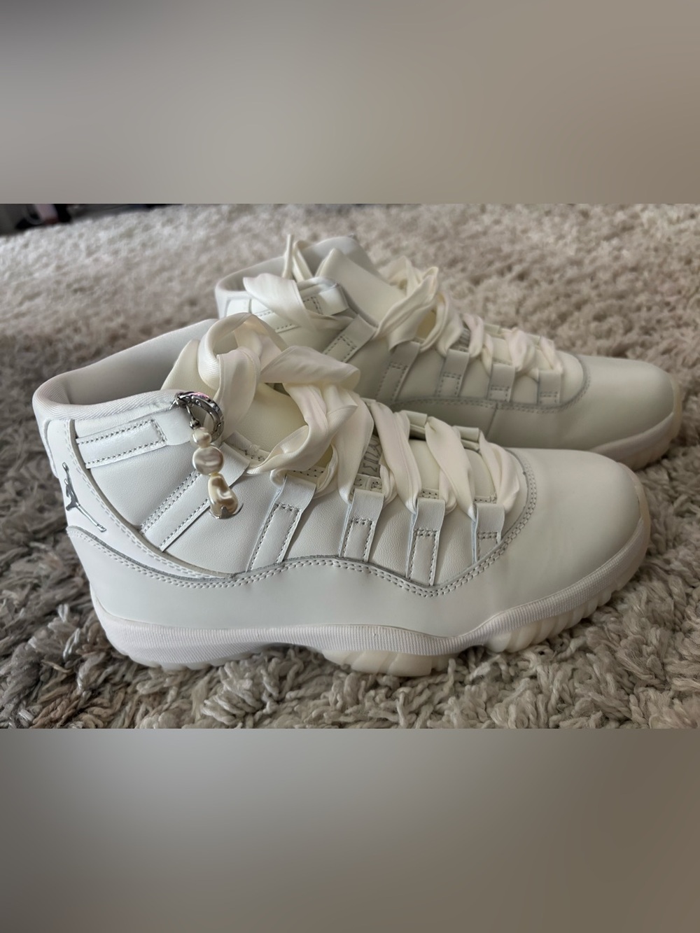 Jordan Retro 11 Metallic Silver Pearl Women’s 8.5 - Worn Once - Original Box
